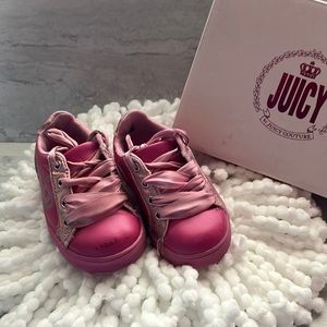 Pre-owned Juicy Couture pink shoes 5 Toddler